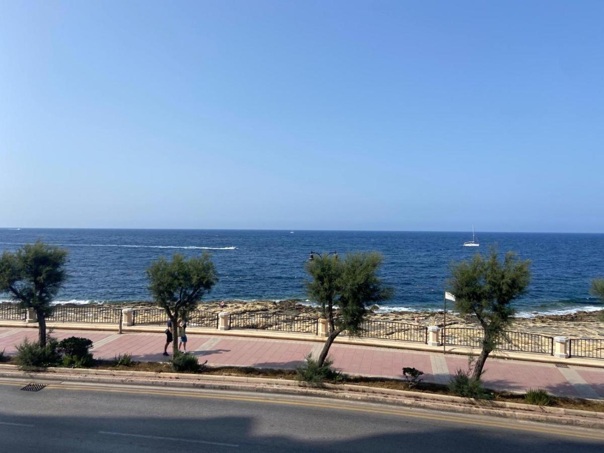 Beachfront Sliema Apartment Екстер'єр фото