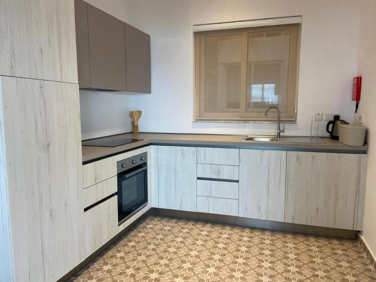 Beachfront Sliema Apartment Екстер'єр фото